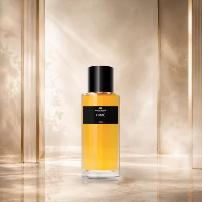Visuel du parfum FUMÉ, avec son flacon, son étiquette et sa présentation produit