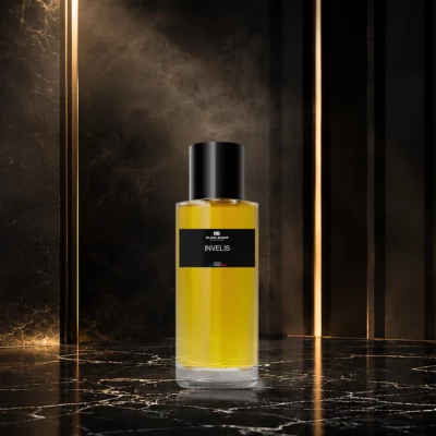 Visuel du parfum INVELIS, avec son flacon, son étiquette et sa présentation produit