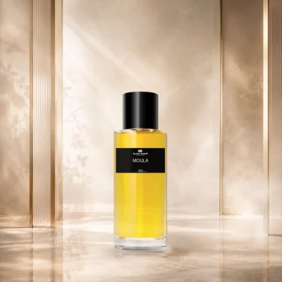 Visuel du parfum Moula, avec son flacon, son étiquette et sa présentation produit